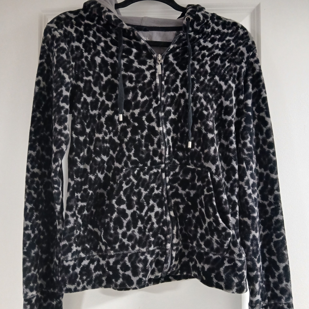 ☀️ 3 For $15 Merona Black and Gray Patterned Hoodie